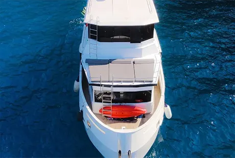 foredeck view nayk 1 trawler 