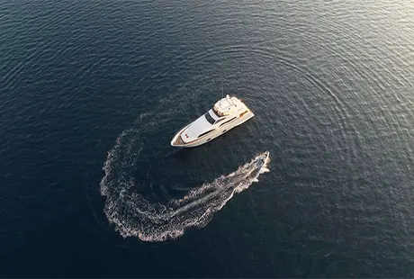 funda d ferretti yacht 28 metri 5 cabine 