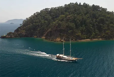 kanarya barca di lusso in navigazione 