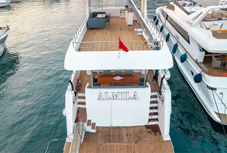noleggio trawler 5 cabine da 10 
