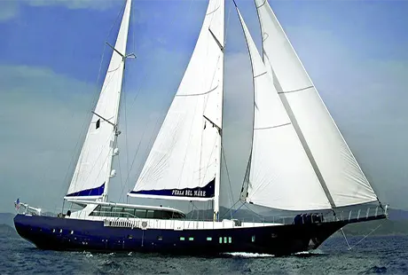 perla del mare lo yacht lusso lato tribordo 