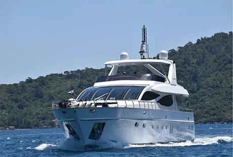 sinemira yacht a motore a 4 cabine 