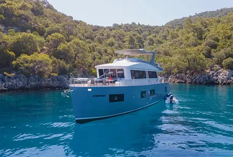 veduta exteriore il trawler compass 