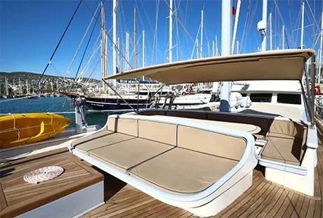 gruppo di sedute a prua aegean clipper