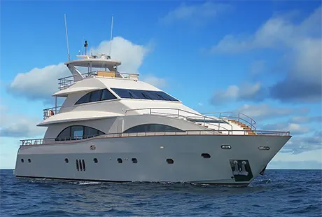 lato tribordo dream yacht a motore 