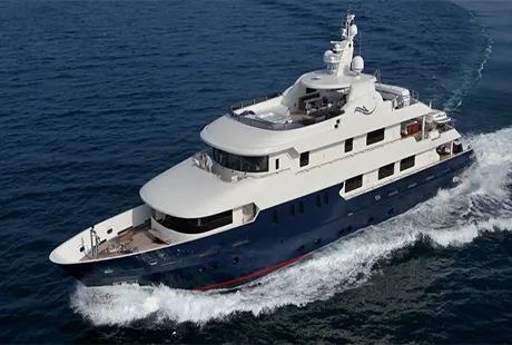 serenity 2 yacht a motore veduta esterna 