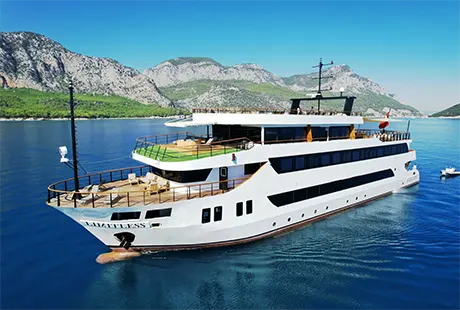 veduta exteriore limitless yacht a motore 