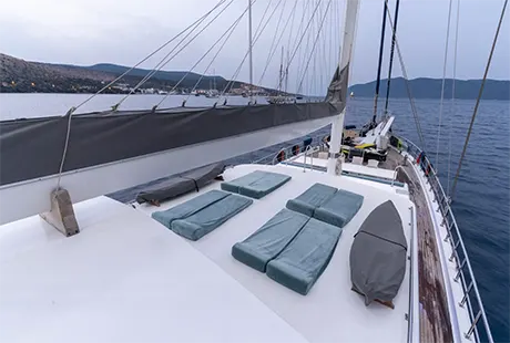 area prendisole esma sultan barca di ultra lusso