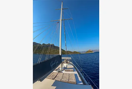 area prendisole grand sailor barca di lusso