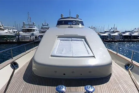 area prendisole merve yacht a motore 