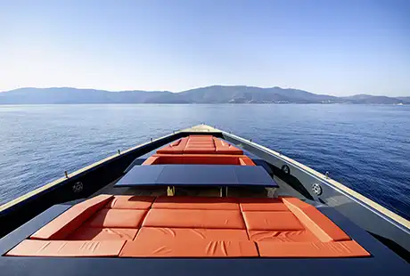 ponte anteriore beluga 80 yacht a motore 