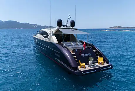 veduta esterna kayanni yacht di lusso 
