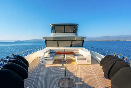 ponte anteriore alessandro yacht a motore 