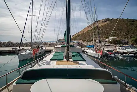 caicco peri ponte di prua veduta generale 