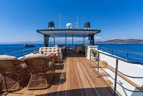 veduta del flybridge trawler oggusto 